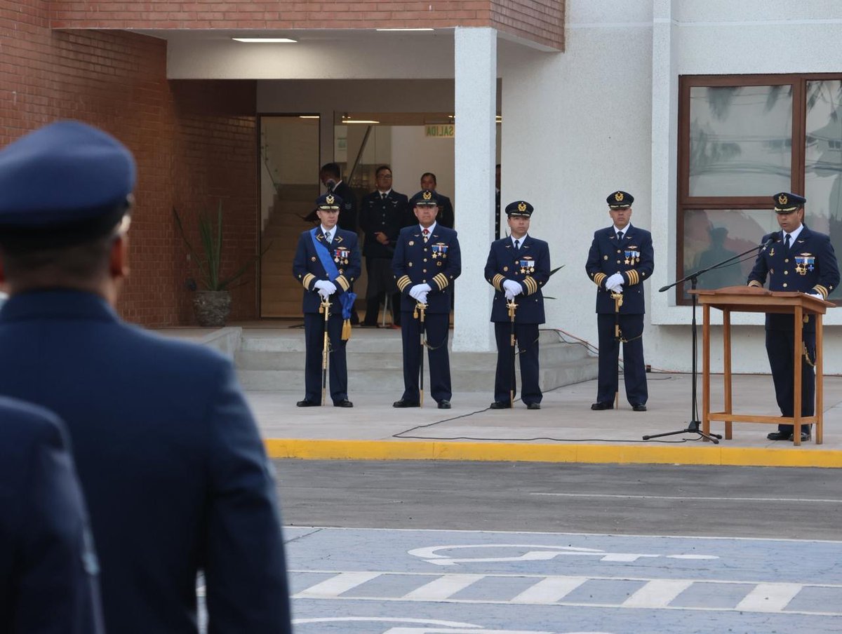 Fuerza Aérea de Chile tweet media