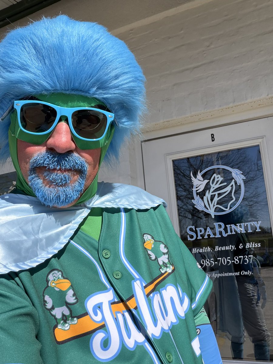 Green Wave Man tweet media