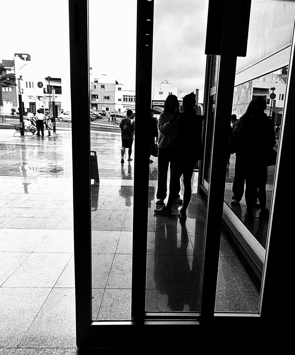 bermaxo09's tweet photo. #spacephoto #streetphotography https://t.co/TrdIiNAvuE