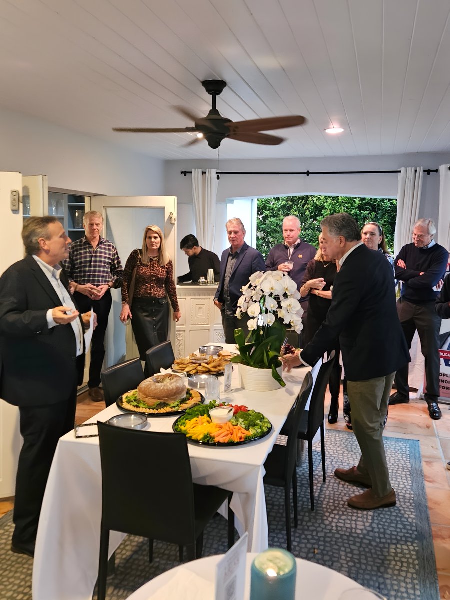 Arias4Congress's tweet image. Public service means serving you, and that starts with listening. Grateful for an evening of conversation to learn what matters most from neighbors who care. Thank you Sara &amp;amp; JP for bringing our community together.

#FL27 #ServiceOverSelf #CommunityConversations