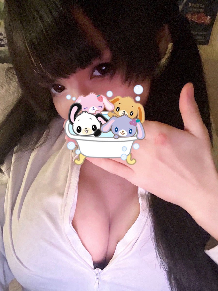 tinylurking tweet media