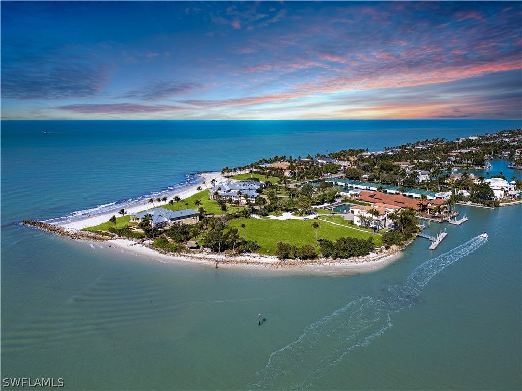 LuxuryRealEstate.com tweet media