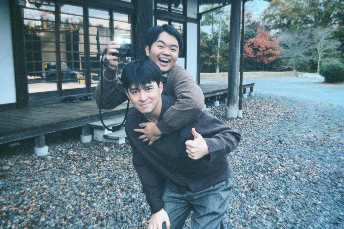 toshio_0901's tweet photo. #門下秀太郎 さんとの📸

青年団最後の1人です！
初めてお会いしたのは3年前のとあるオーディションでした。
　
突拍子も無い事を言い出す所が好きです。笑

4人出揃いました〜！後編何卒です〜！

#悪魔の手毬唄 #金田一シリーズ https://t.co/cv4GWapCkW