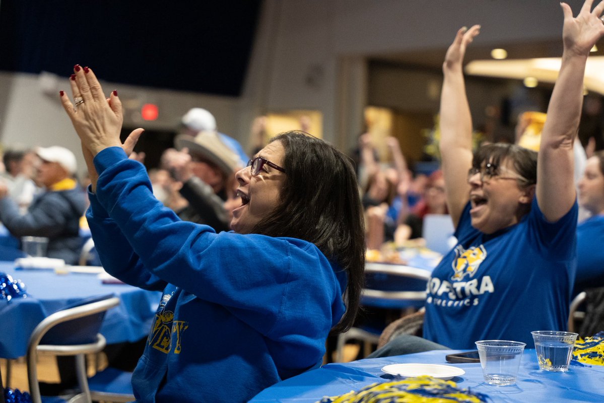 Hofstra University tweet media