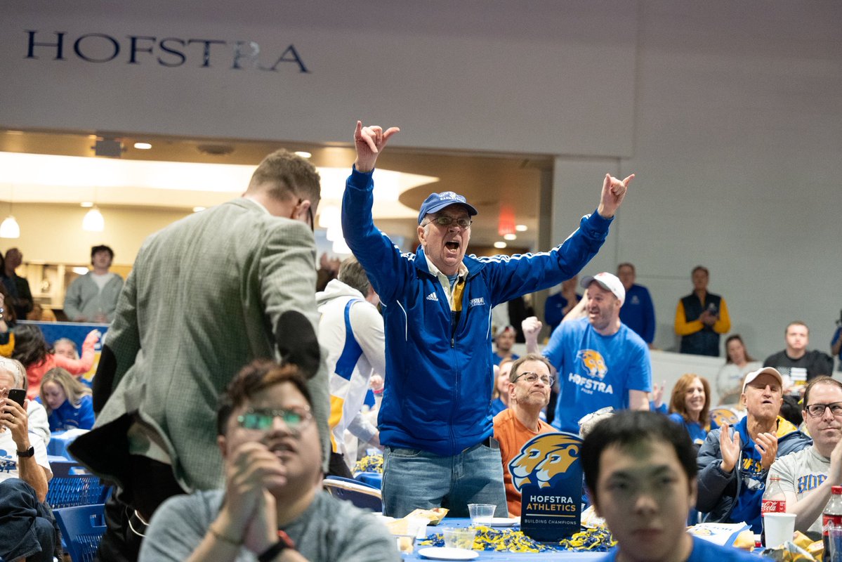 Hofstra University tweet media