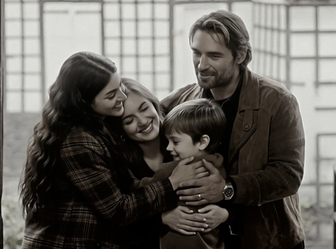 Koredelisi_93's tweet image. #EsDil den sonra bizim Koçari ailesine de ufak seriler yapmayı düşünüyorum. Çok güzeller. 😍✨ #TaşacakBuDeniz #EsDilEl