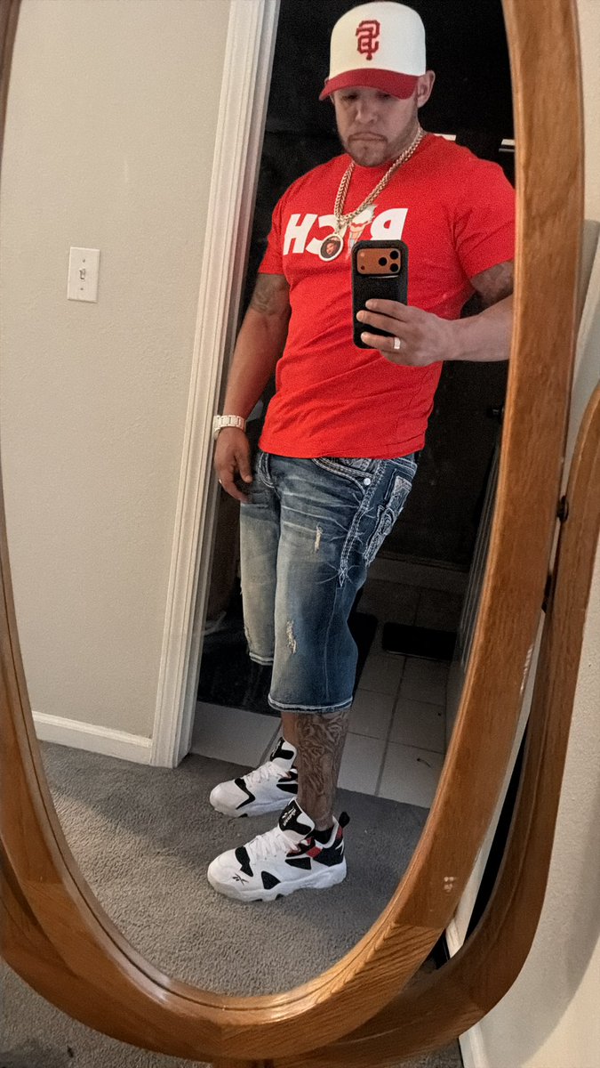 richj530's tweet image. Happy Friday let’s get to it. I’m bringing #reeboks back damn it. Stay blessed