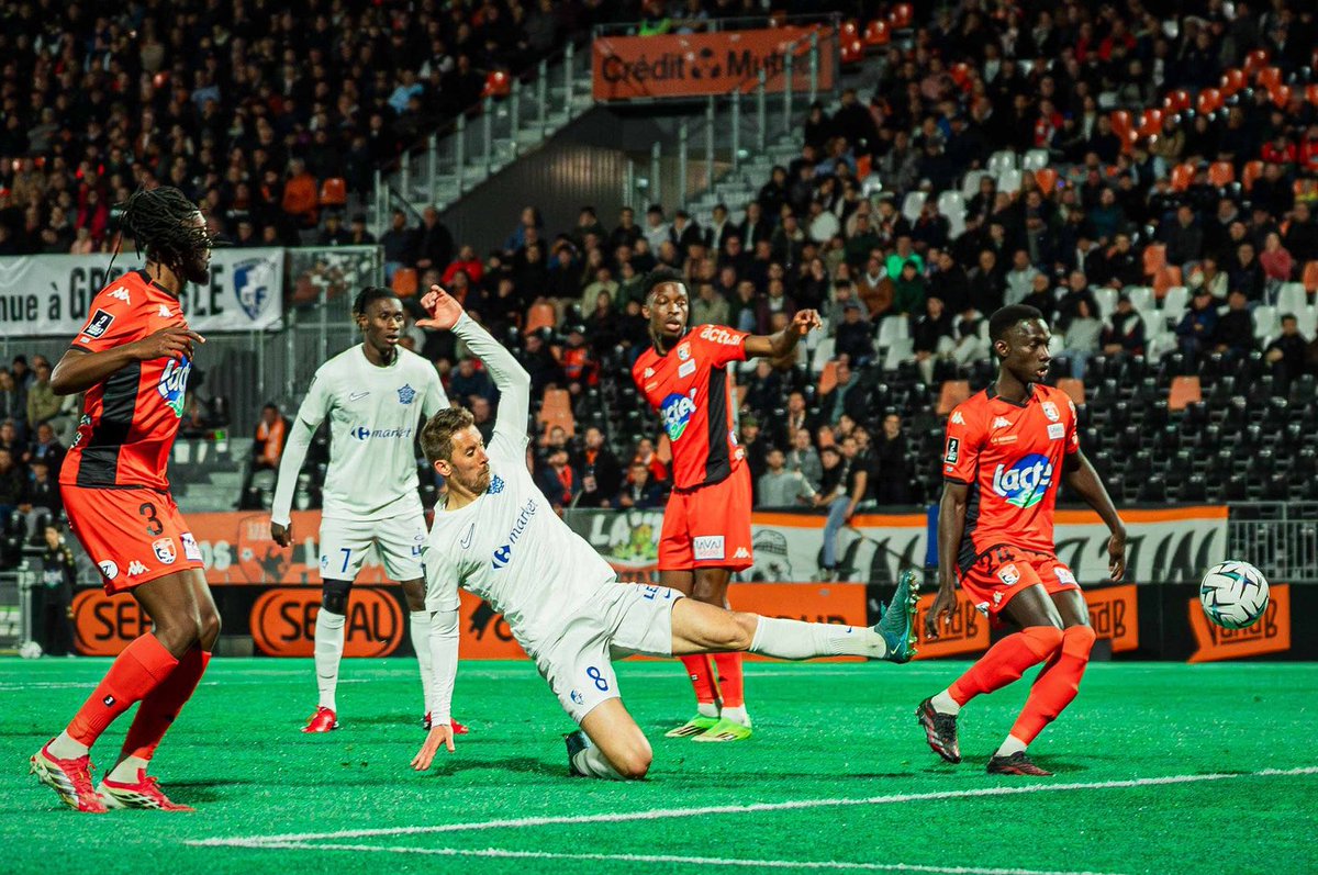 System Foot tweet media