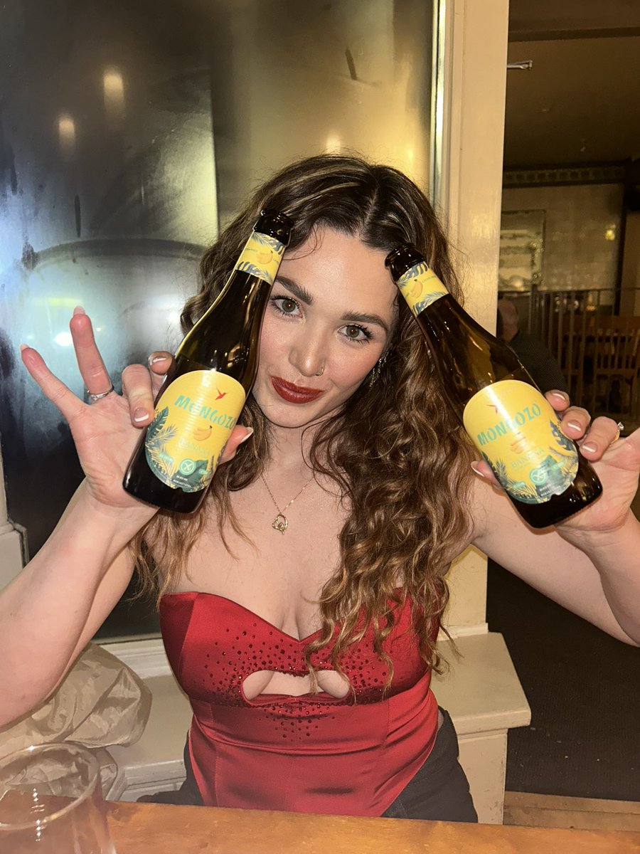 Bobbi Huyton tweet media