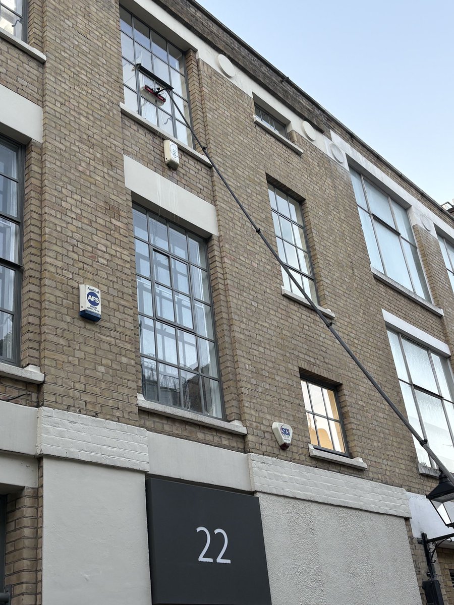 Efficient Cleaning Services tweet media