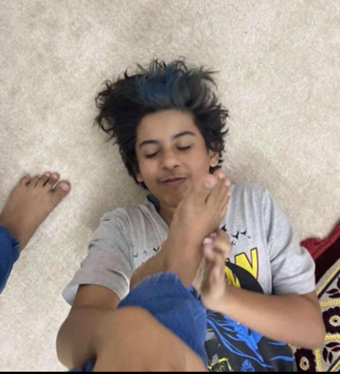sftshawty's tweet photo. @slutdede القلو اب الي صار تاريخي من مازوخيه ويدعسون عليها ويحلقون شعرها لانهم قفطوها تتمخىث مع ليث الى خىيث يلبس ملابس اخوياه ويسميها قبعه😘😘😘❤️❤️ https://t.co/Sf2t8JmrGV