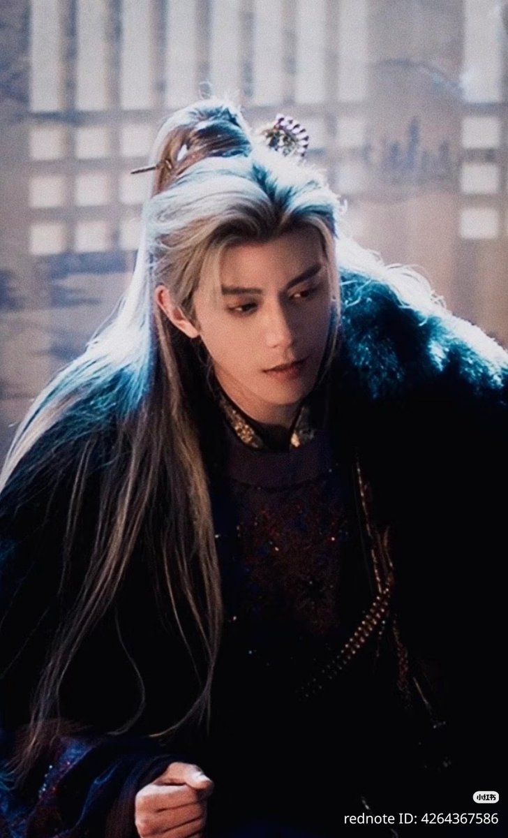 govinni13's tweet photo. Ok, all the viewers who are captivated by the aura of the silver haired villain ,Qi Min ( portrayed so skillfully by Deng Kai) have listed the episodes and time- mark when he appears, so they can skip to his scenes!! Wow!! His impact 🙌
#邓凯 #DengKai 
#逐玉 #PursuitOfJade https://t.co/tkgGsW5dWW