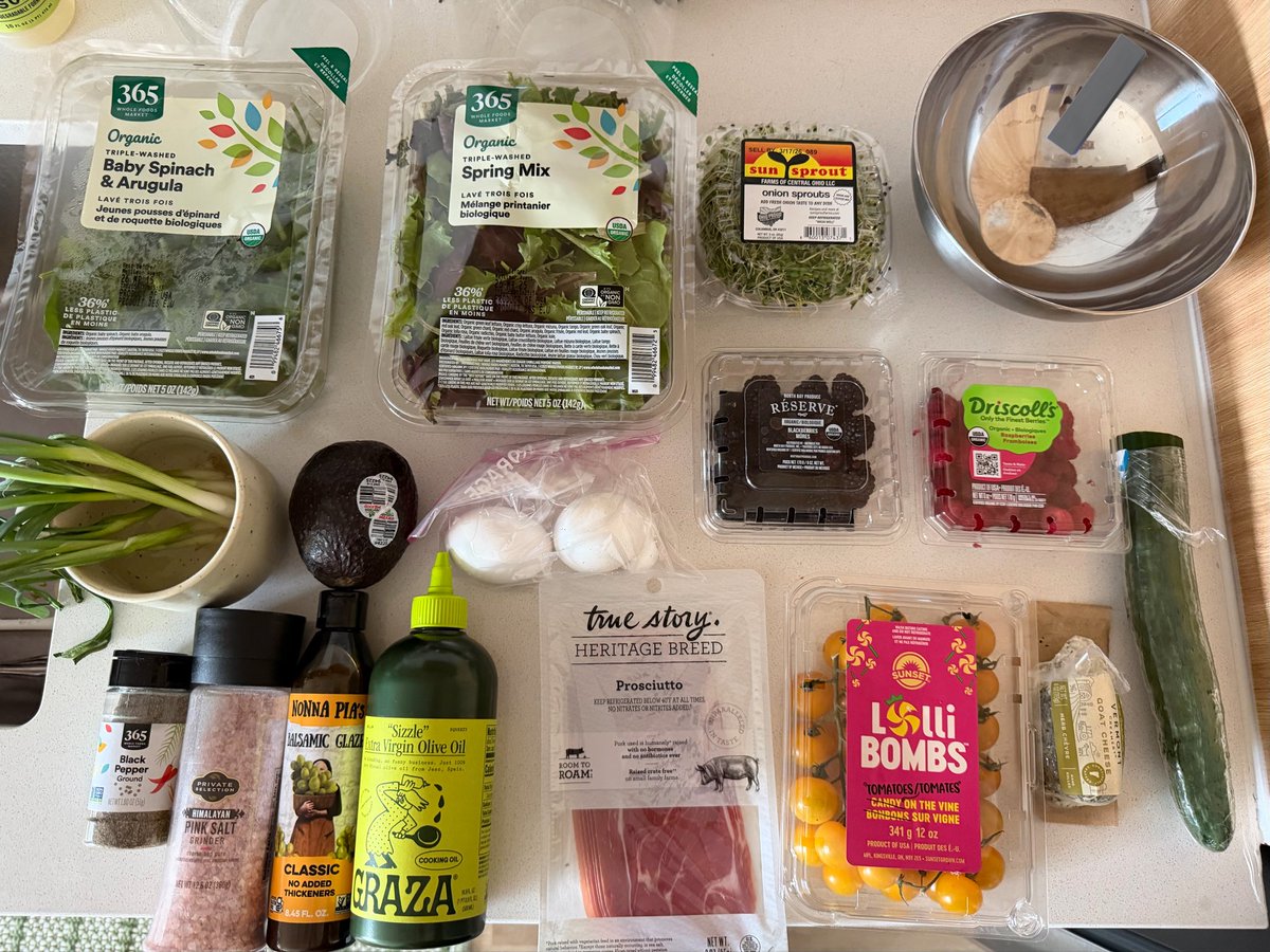 mika ✮･ﾟ tweet media