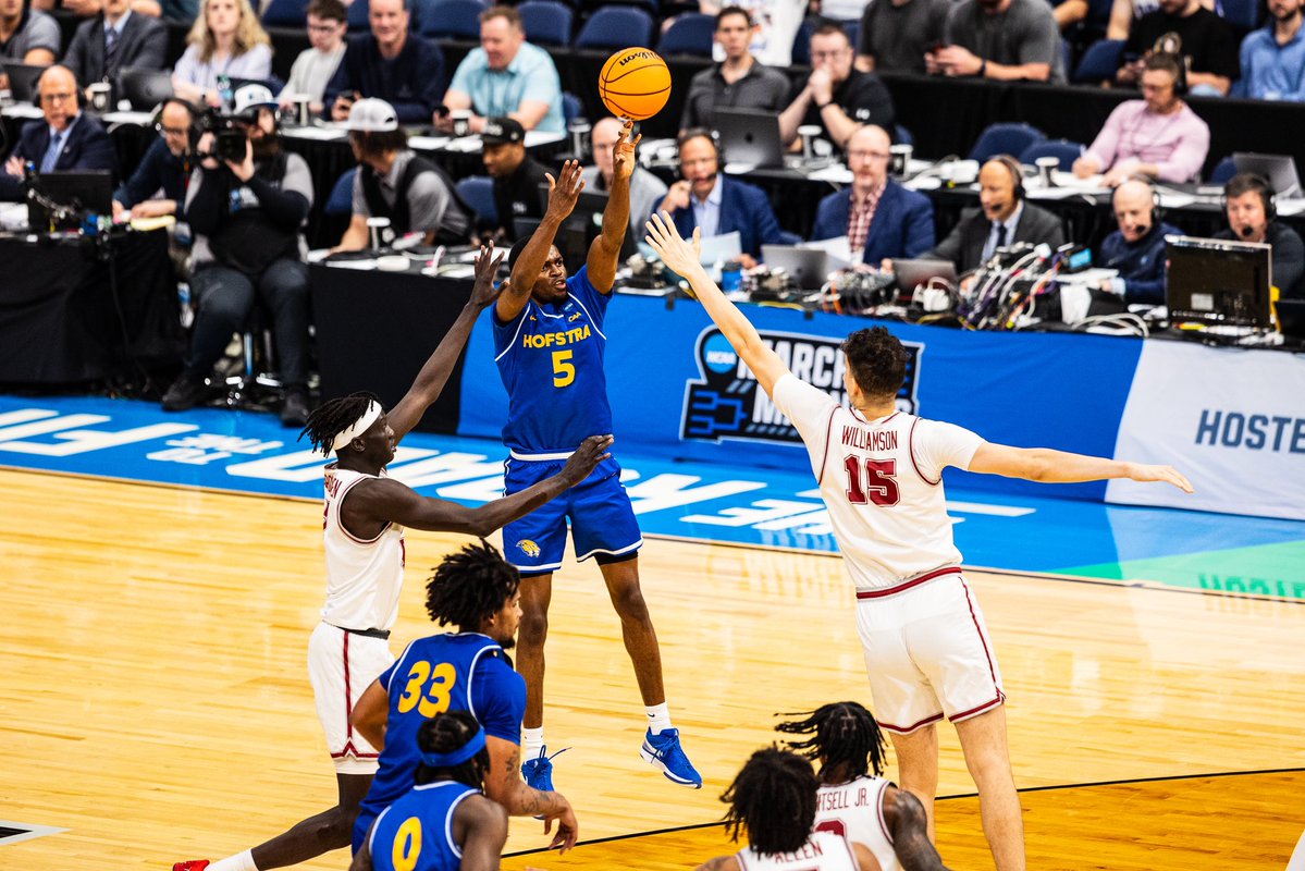 Hofstra Men's Basketball tweet media