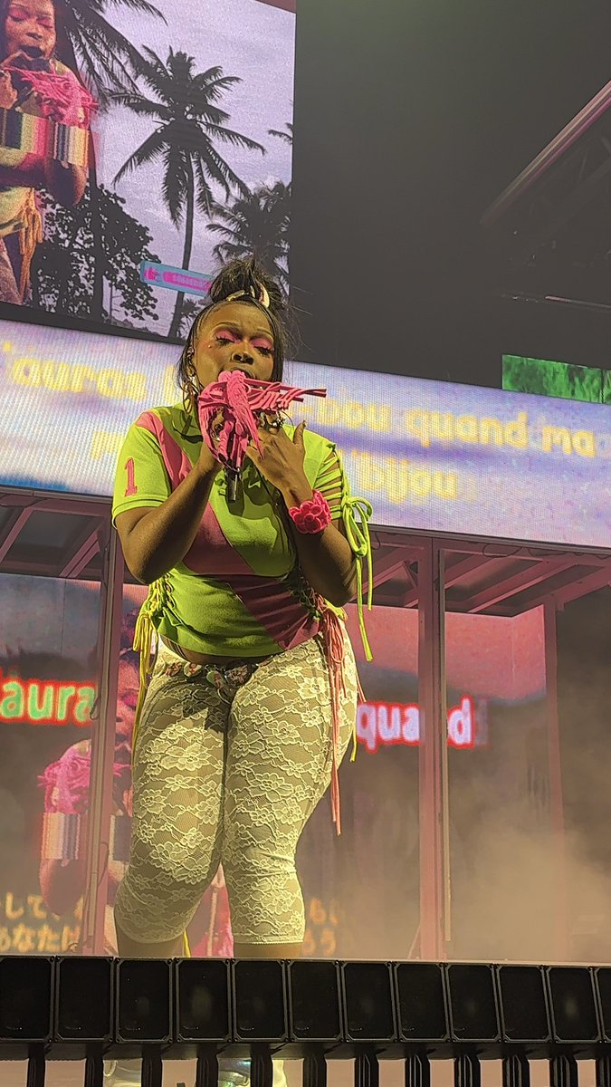 axel ☀︎ tweet media