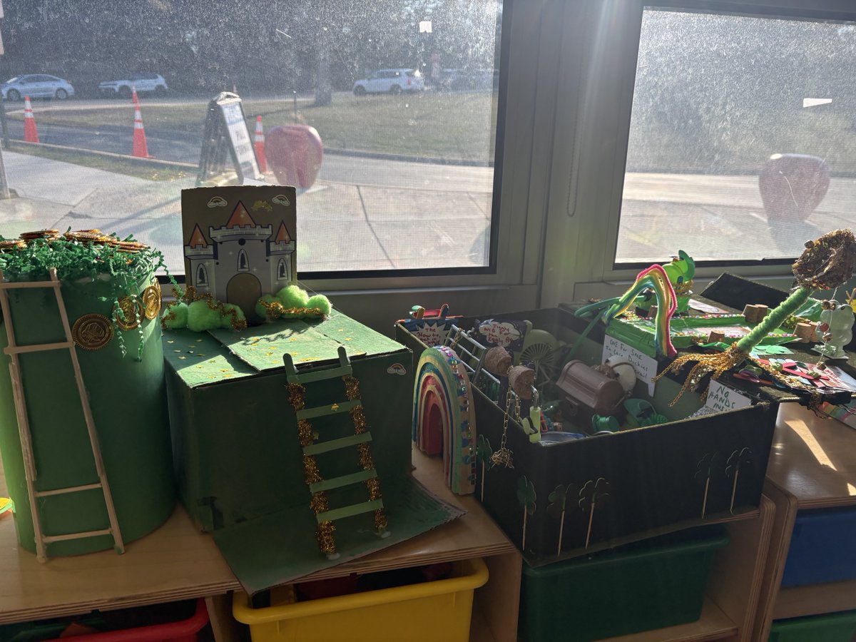 dmsmithnv's tweet photo. 🍀Celebrating luck and leprechauns in kindergarten!🌈 https://t.co/IpbJzfDC2x