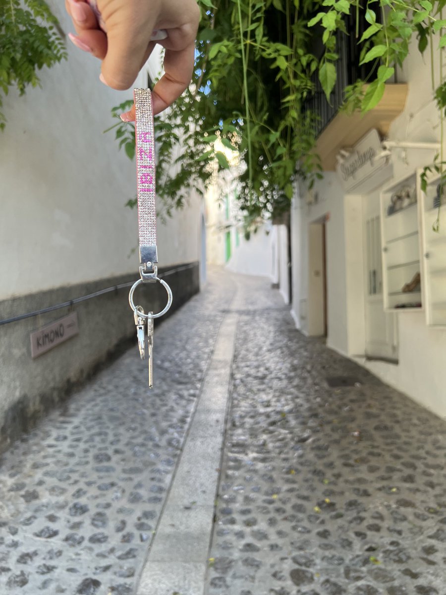 Pixel Queen tweet media