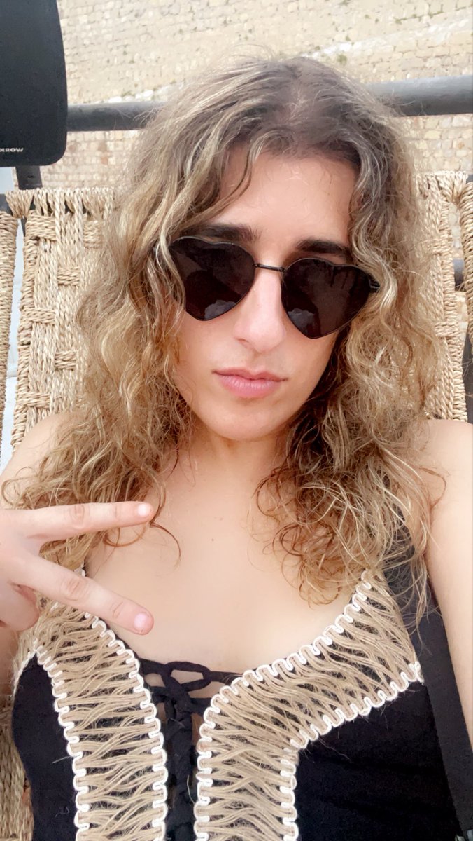 Pixel Queen tweet media