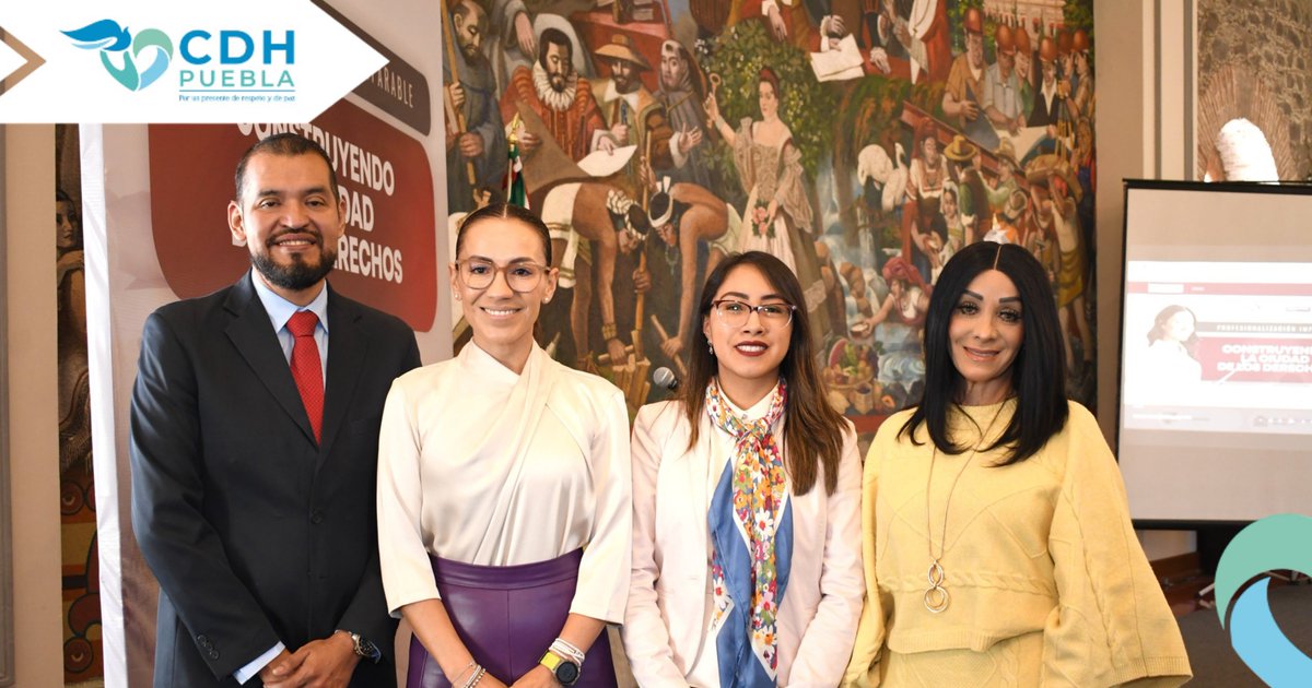 CDHPuebla's tweet photo. 🏛️ Impulsar la capacitación es avanzar hacia instituciones más justas y cercanas.

La #CDHPuebla, a través de la presidenta Isela Sánchez Soya, asistió a la presentación de la plataforma de capacitaciones “Profesionalización Imparable”, encabezada por Mónica Silva Ruiz, Síndica Municipal de @PueblaAyto.

💬 En este espacio también participaron Cecilia Solís Quirino, Jefa del Departamento de Contenidos Educativos de la Comisión Nacional de los Derechos Humanos, y Germán Caporal Flores, Director de Derechos Humanos de la Sindicatura Municipal de Puebla, sumando esfuerzos para impulsar la formación con enfoque de derechos. 🤝

🌱 Desde la Comisión, reconocemos e impulsamos estas acciones de formación, orientadas a fortalecer las habilidades y conocimientos en materia de derechos humanos, contribuyendo a la construcción de instituciones más preparadas, sensibles y comprometidas con la ciudadanía. 📚💻

#PorUnPresenteDeRespetoYDePaz #CDHPuebla #Capacitación #DerechosHumanos #Profesionalización #Puebla