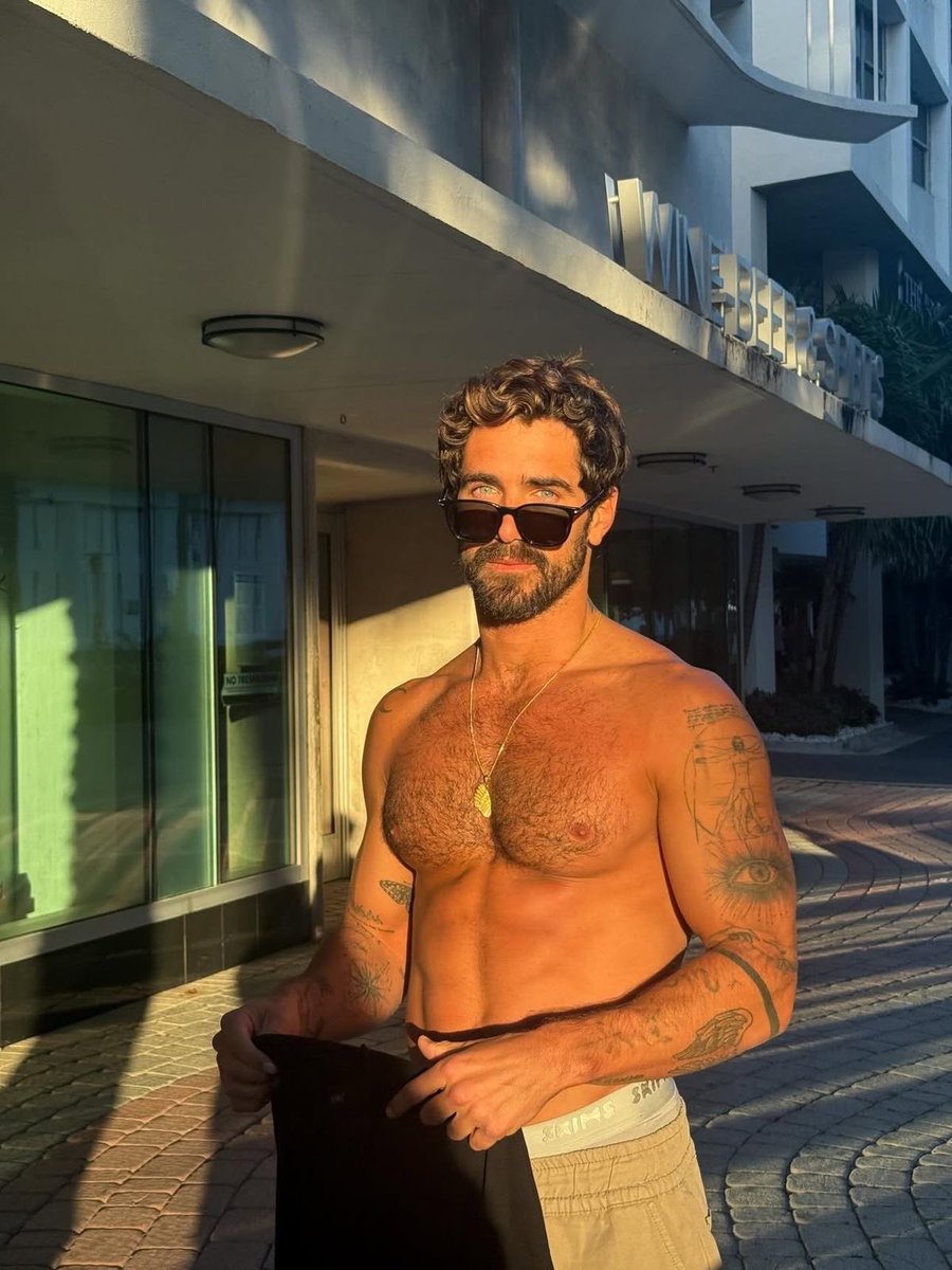 Male Central tweet media