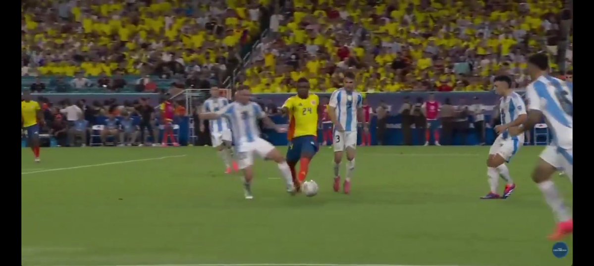 BlackFyre 👹🇨🇴 tweet media