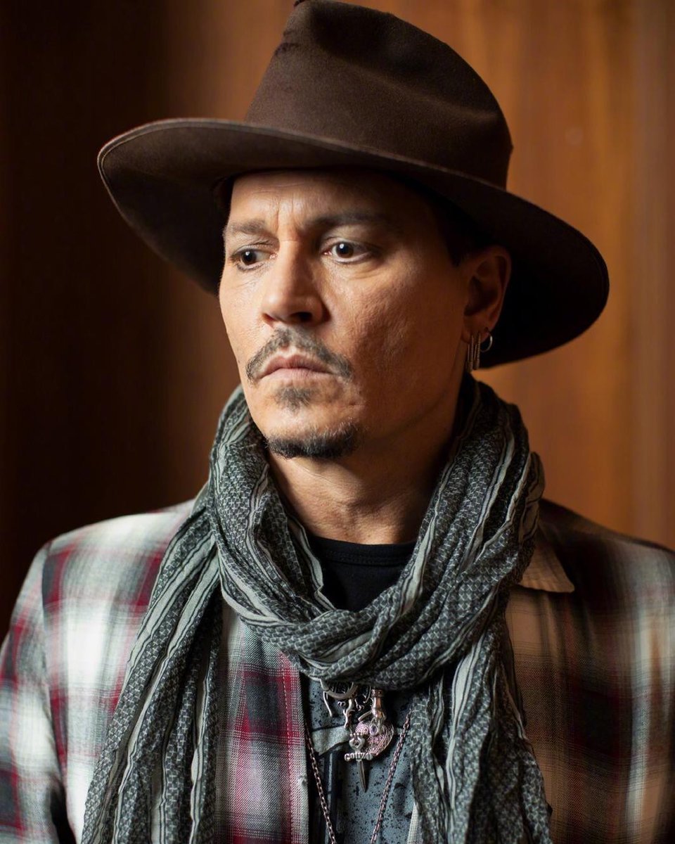 𝕷𝖎𝖙𝖙𝖑𝖊 𝕻𝖊𝖊𝖕𝖘 🏴‍☠️#JohnnyDepp tweet media