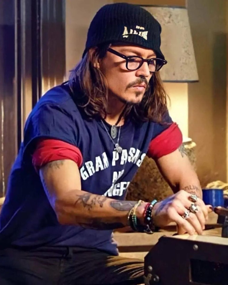 𝕷𝖎𝖙𝖙𝖑𝖊 𝕻𝖊𝖊𝖕𝖘 🏴‍☠️#JohnnyDepp tweet media