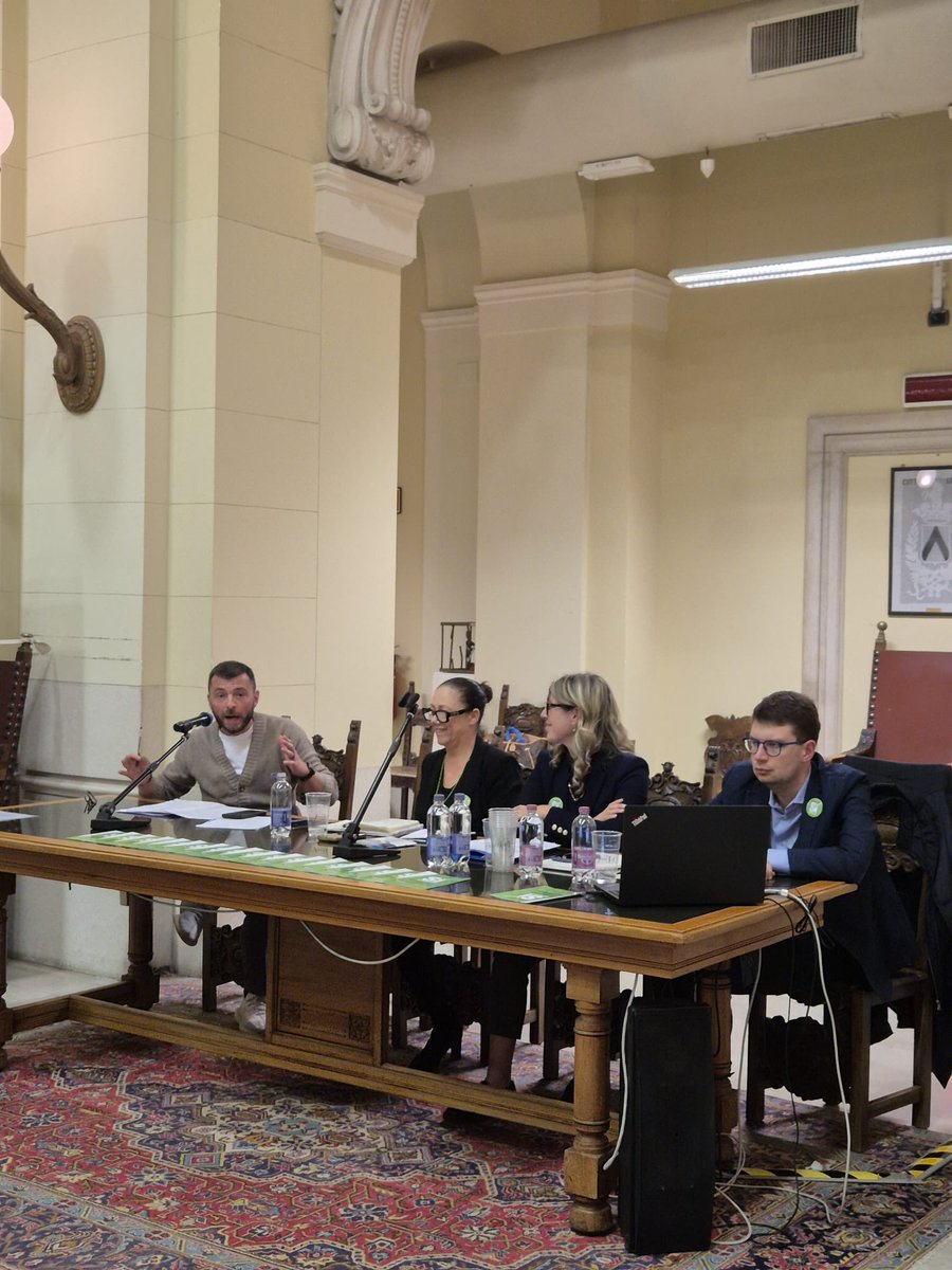 w_rizzetto's tweet photo. Dopo la chiusura della campagna referendaria per il #SI a Udine, adesso tocca a tutti noi.

Buon voto! 

#SIriforma: il Giudice, stavolta, sei tu. https://t.co/5FnCoeBDJz