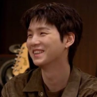 daily yoongi teef tweet media