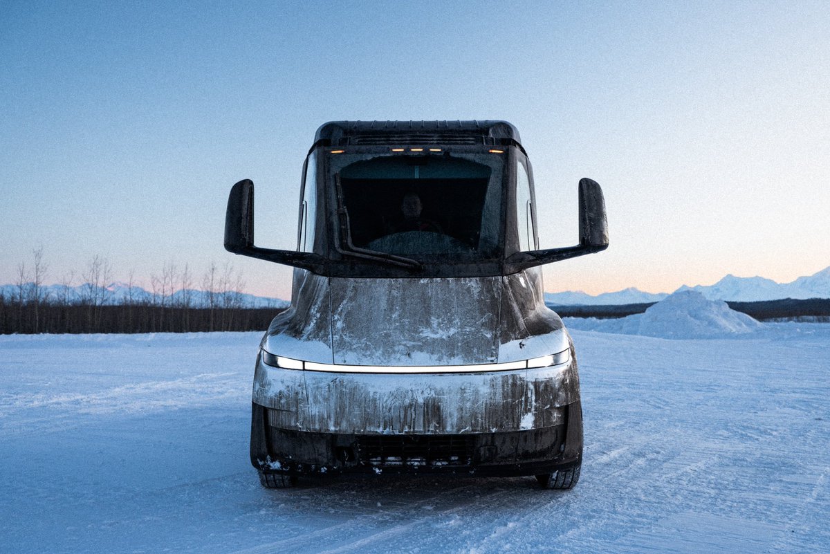 Helen Shaw tweet media