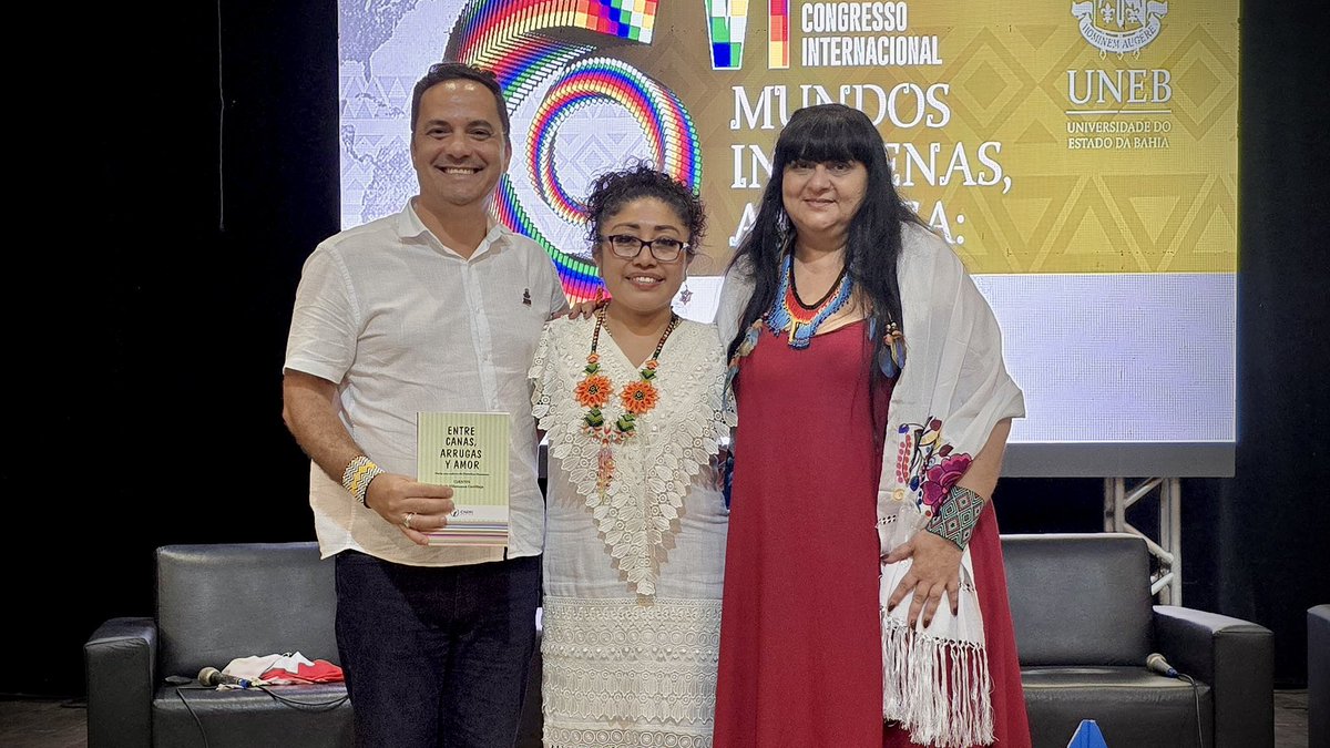 Felicito a la Mtra. Mayusa González, quien participó en el Congreso Internacional “Mundos Indígenas, América: Historia, Territorialidades y Saberes”, en la <a href="/OficialUNEB/">UNEB</a> en #Brasil 🇧🇷, presentando un libro de mi autoría que fue traducido por ella, a la lengua maya y publicado en