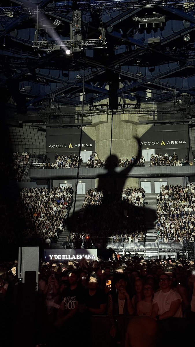 luli ✨ LUX TOUR 🪽 tweet media