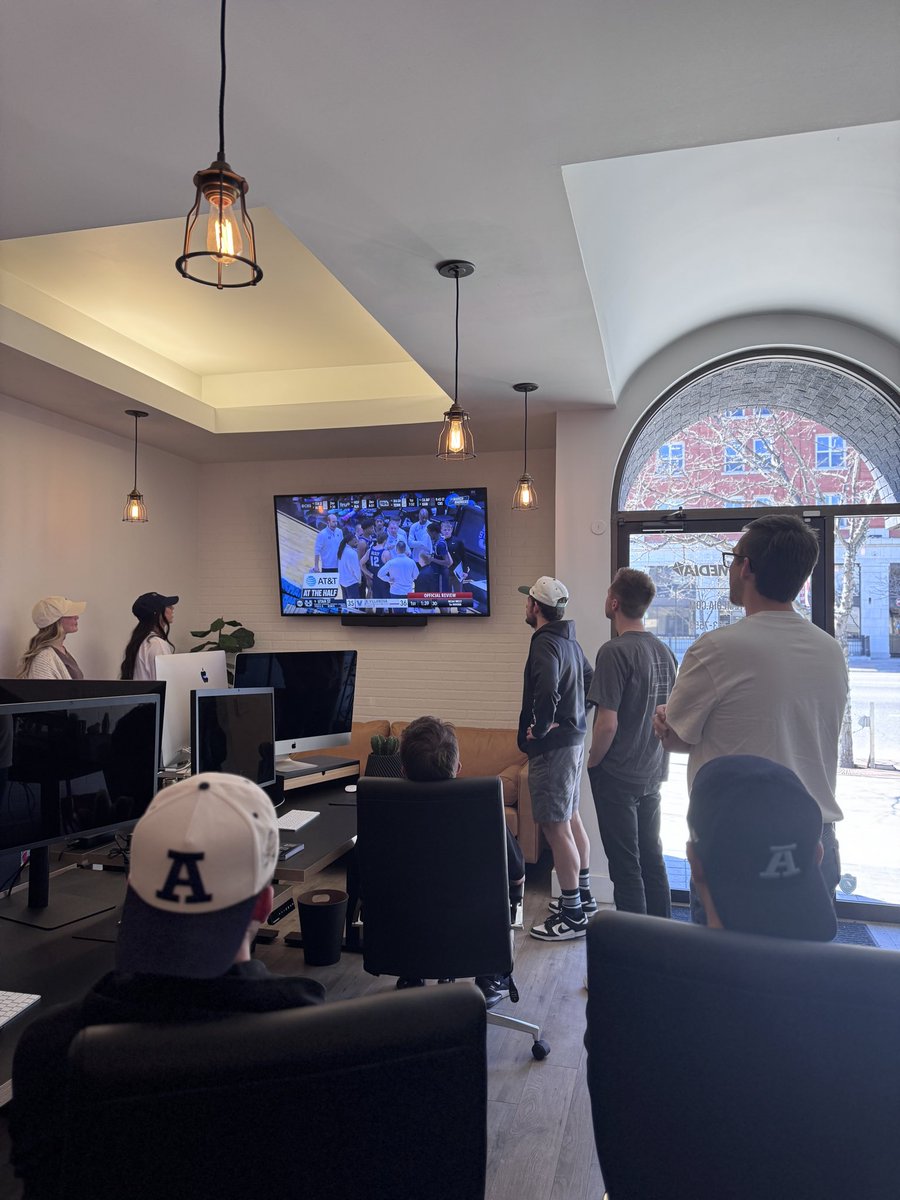 Kite_Media's tweet photo. @CamWalker_USU @USUAthletics Not the most productive workday at Kite Media today. Go Aggies! https://t.co/lPZWUojAAQ