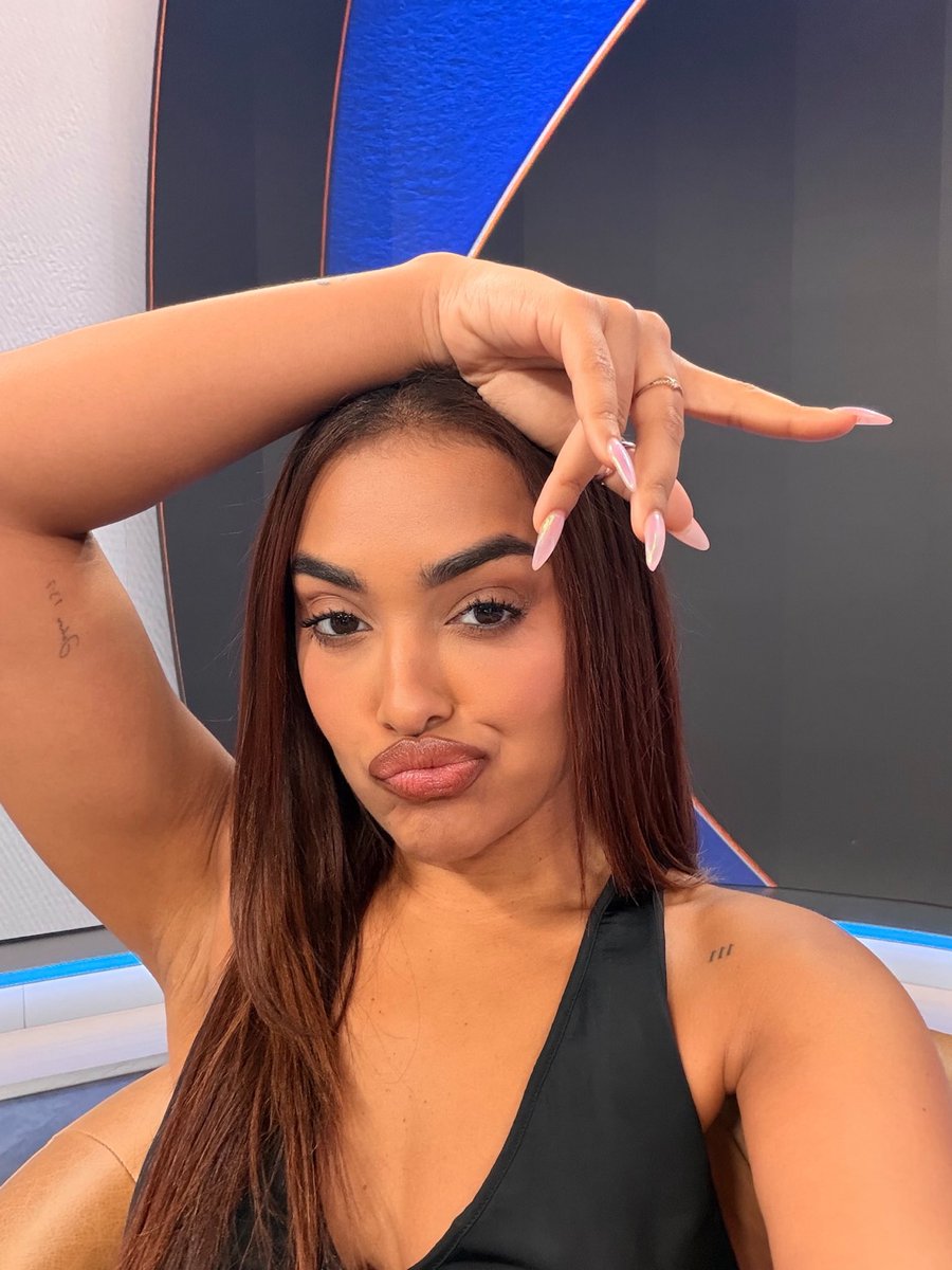 Ashley Nicole Moss tweet media