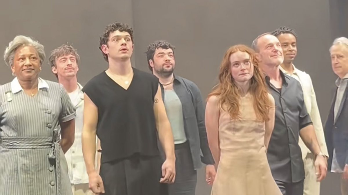 sadieposts's tweet image. the first romeo &amp;amp; juliet curtain call last night via letswatchaplay on tiktok ⭐️