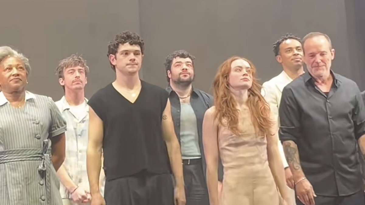 sadieposts's tweet image. the first romeo &amp;amp; juliet curtain call last night via letswatchaplay on tiktok ⭐️