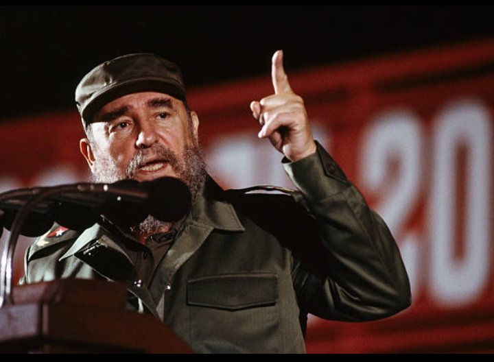 #Fidel: México fue el único país latinoamericano que no rompió relaciones diplomáticas ni se sumó al bloqueo económico contra Cuba.
#FidelVive  #100AñosConFidel