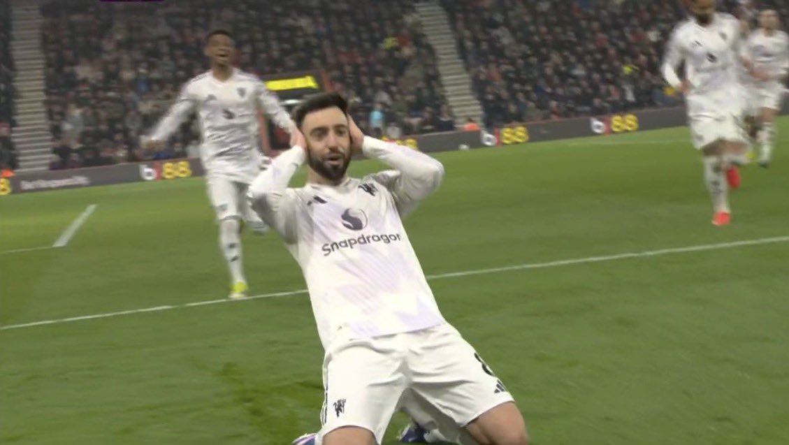 UTDKobi's tweet photo. 1st goal                                           106th goal https://t.co/2R5qwb09pC