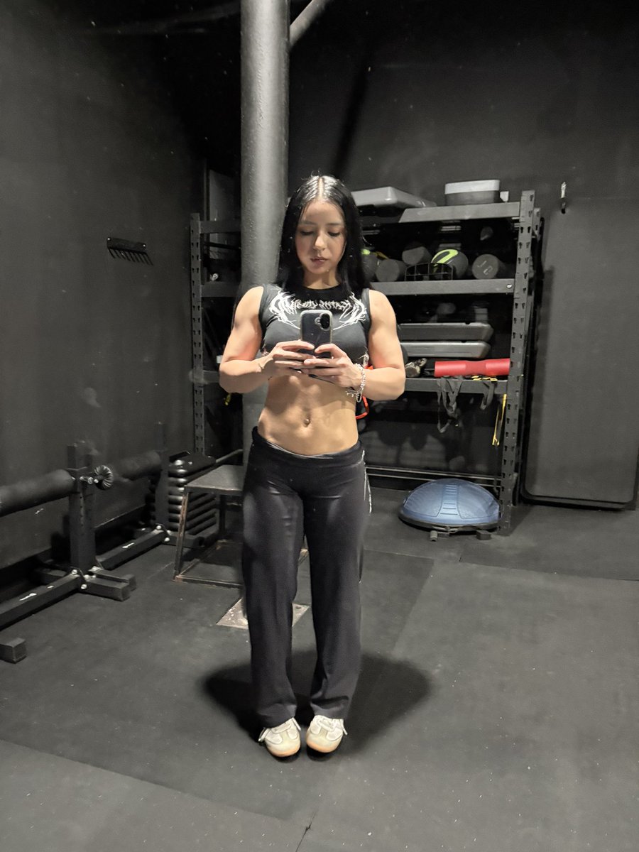 leslie★ tweet media