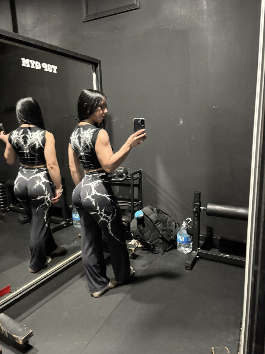 leslie★ tweet media