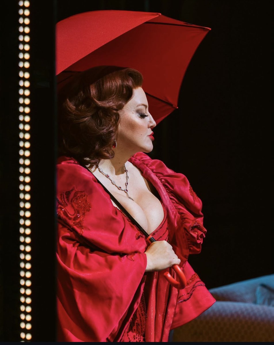 pre-potion Helen freak 👑 tweet media