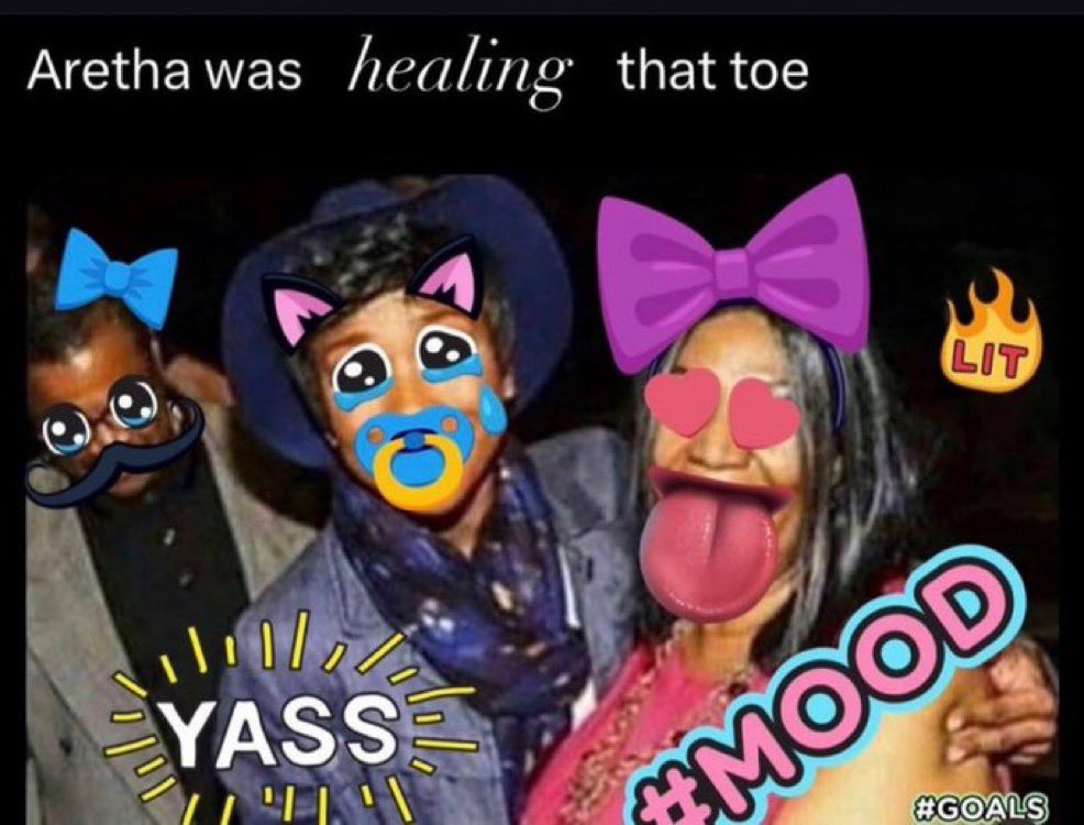 minajmindz's tweet photo. who is responsible for this? https://t.co/Zb3qE5yw7F
