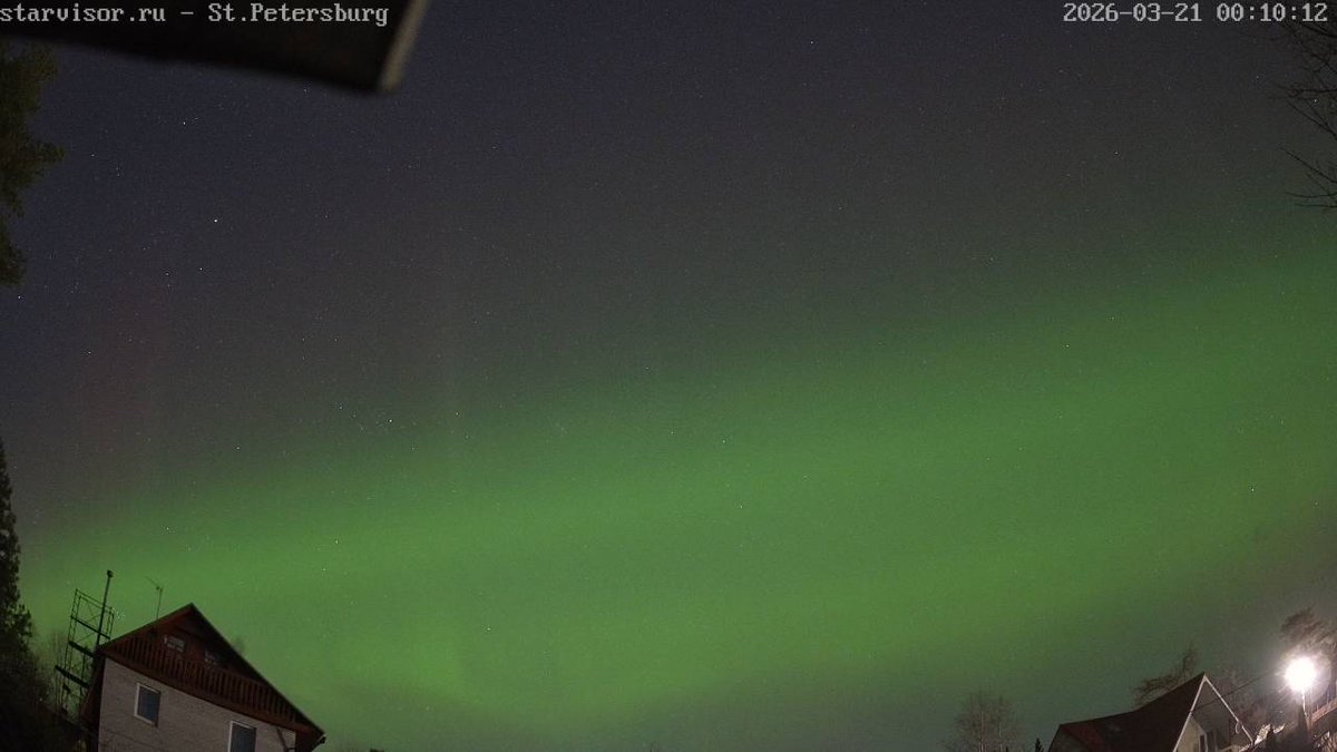 TamithaSkov's tweet image. Gorgeous #aurora is visible across clear skies right now from Russia to the UK to Iceland! The storm has intensified a lot over this past hour and is going strong! Here is the view in Vologda and St Petersburg in Russia right now! starvisor.ru