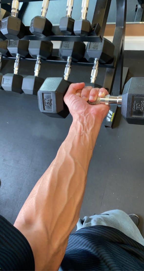 يزيد tweet media