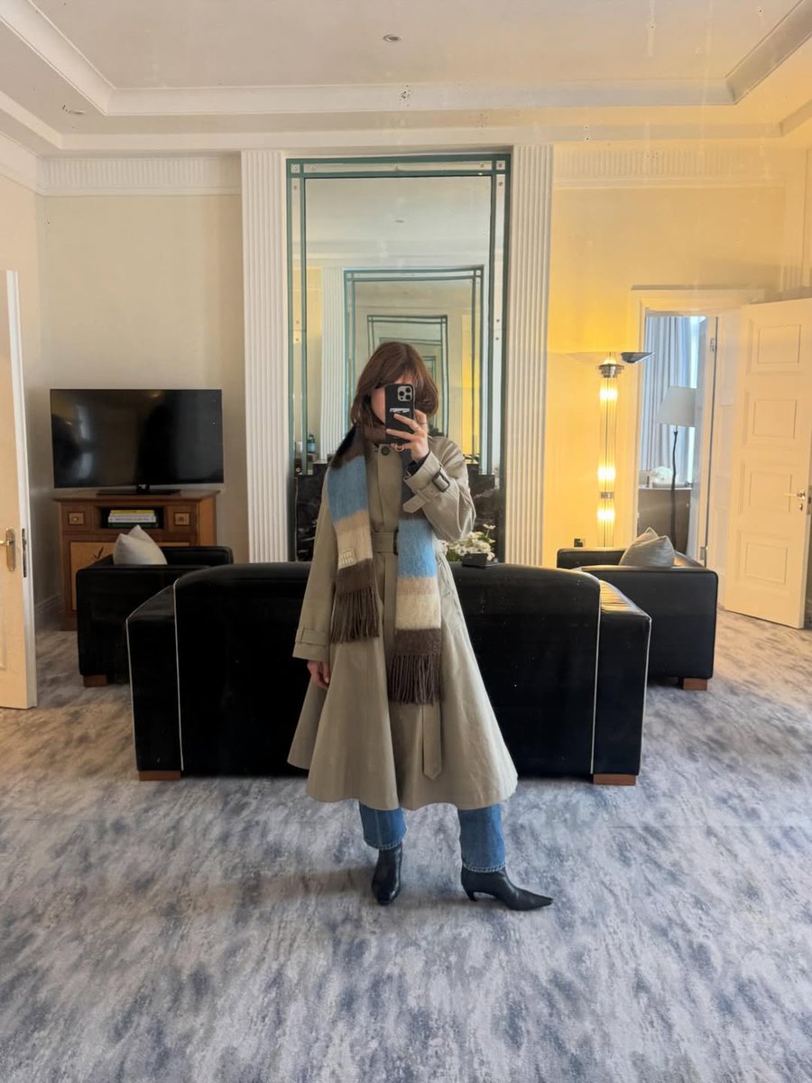 Daisy Edgar-Jones Updates tweet media