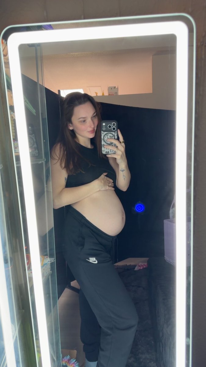 Thiccums tweet media