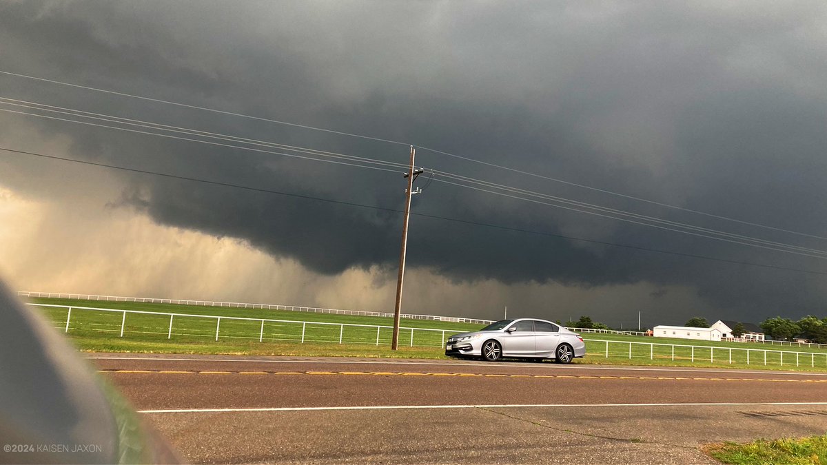 Storm Chaser Kaisen Jaxon tweet media