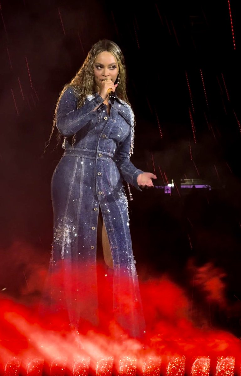 Cowboy Carter Tour Outfits 𐚁 tweet media