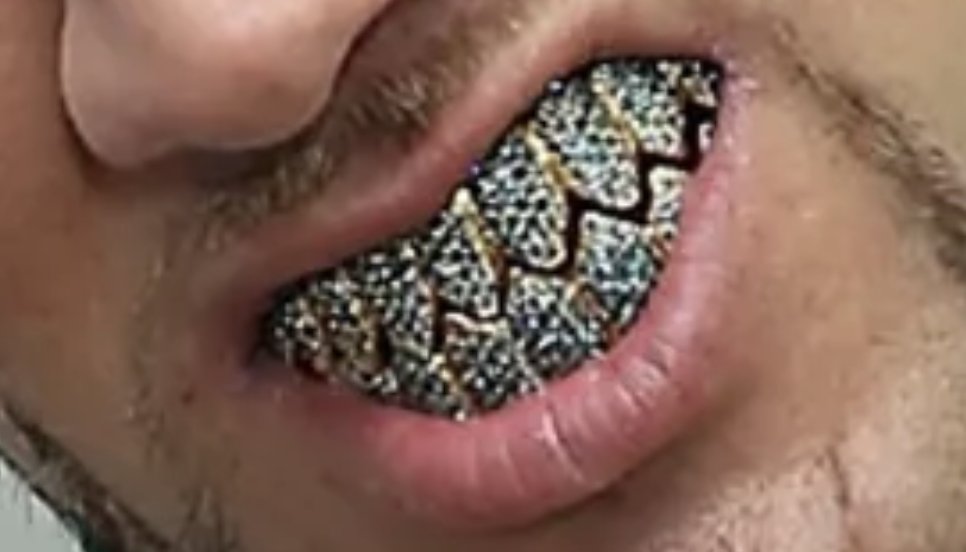 Complex Style tweet media