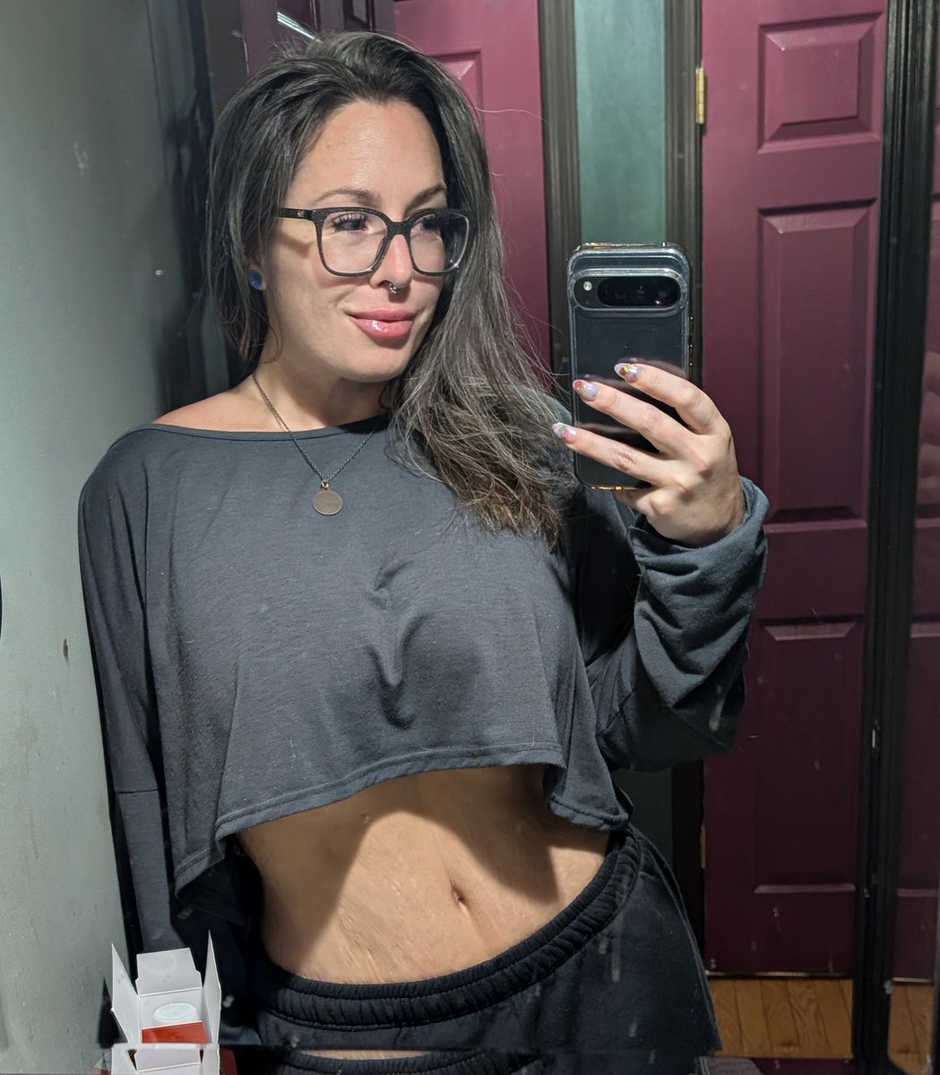 Your Muse Victoria tweet media